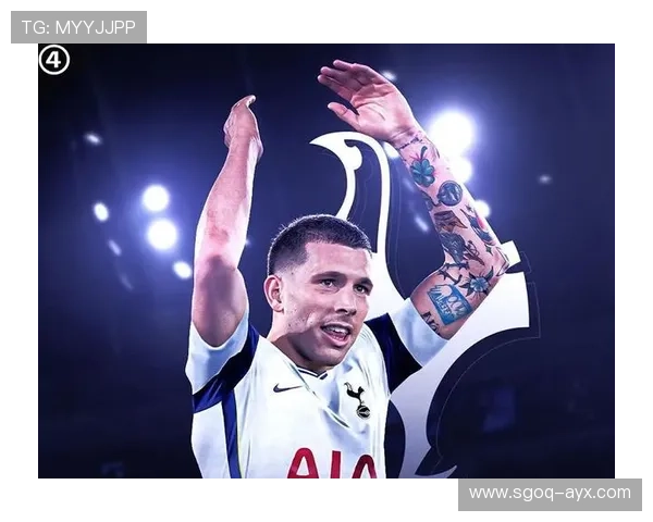 霍伊别尔：覆盖全面的中场铁闸，拦截出球兼备，阅读比赛能力突出